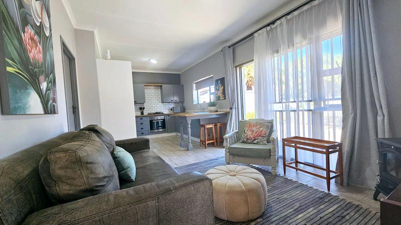 6 Bedroom Property for Sale in Fraaiuitsig Western Cape